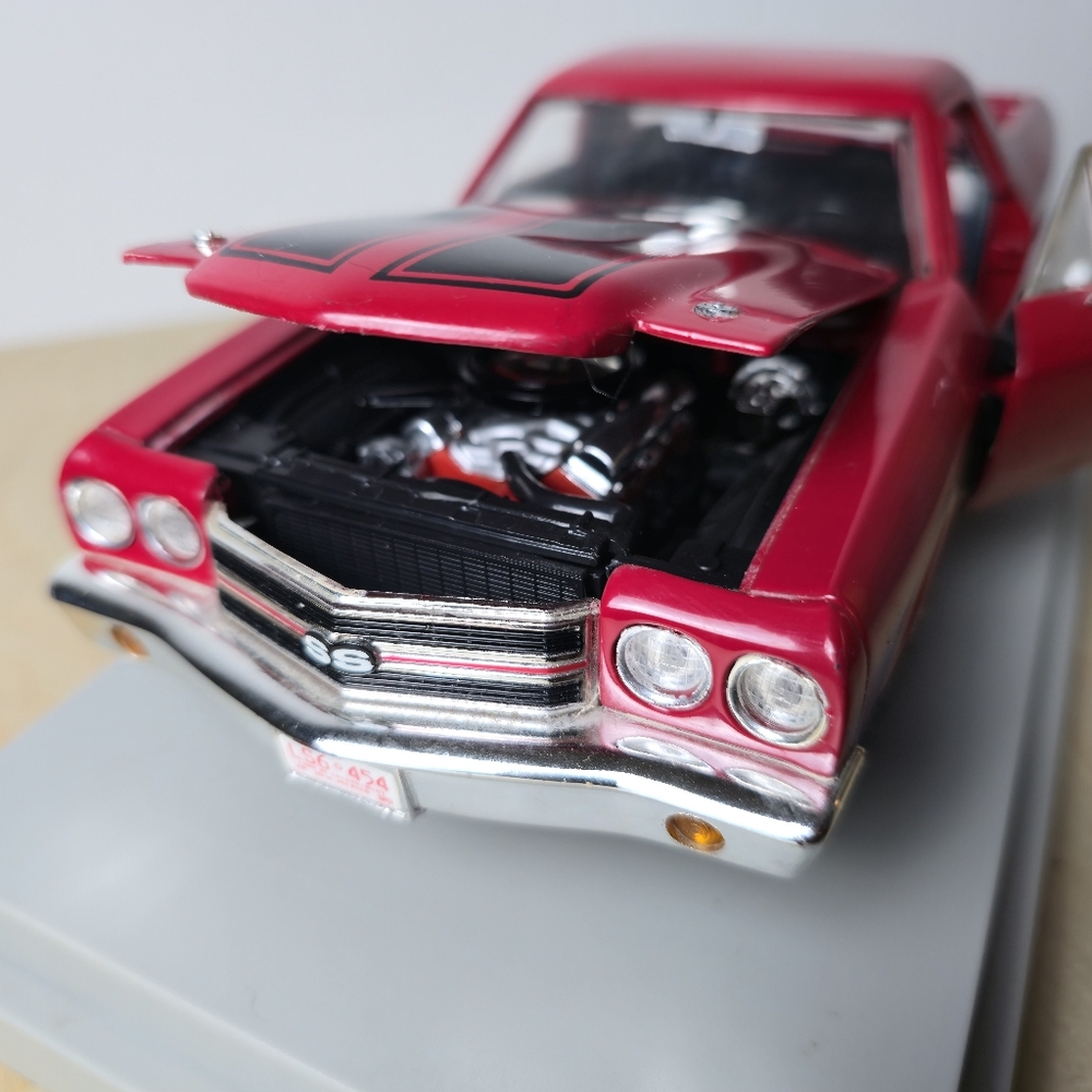 American Muscle '70 El Camino SS454 Model Car - Picture 8 of 16